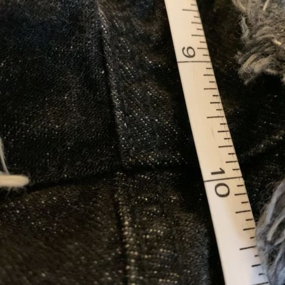 American eagle black denim cut off shorts size 00. Faded color five pockets - Picture 9 of 10